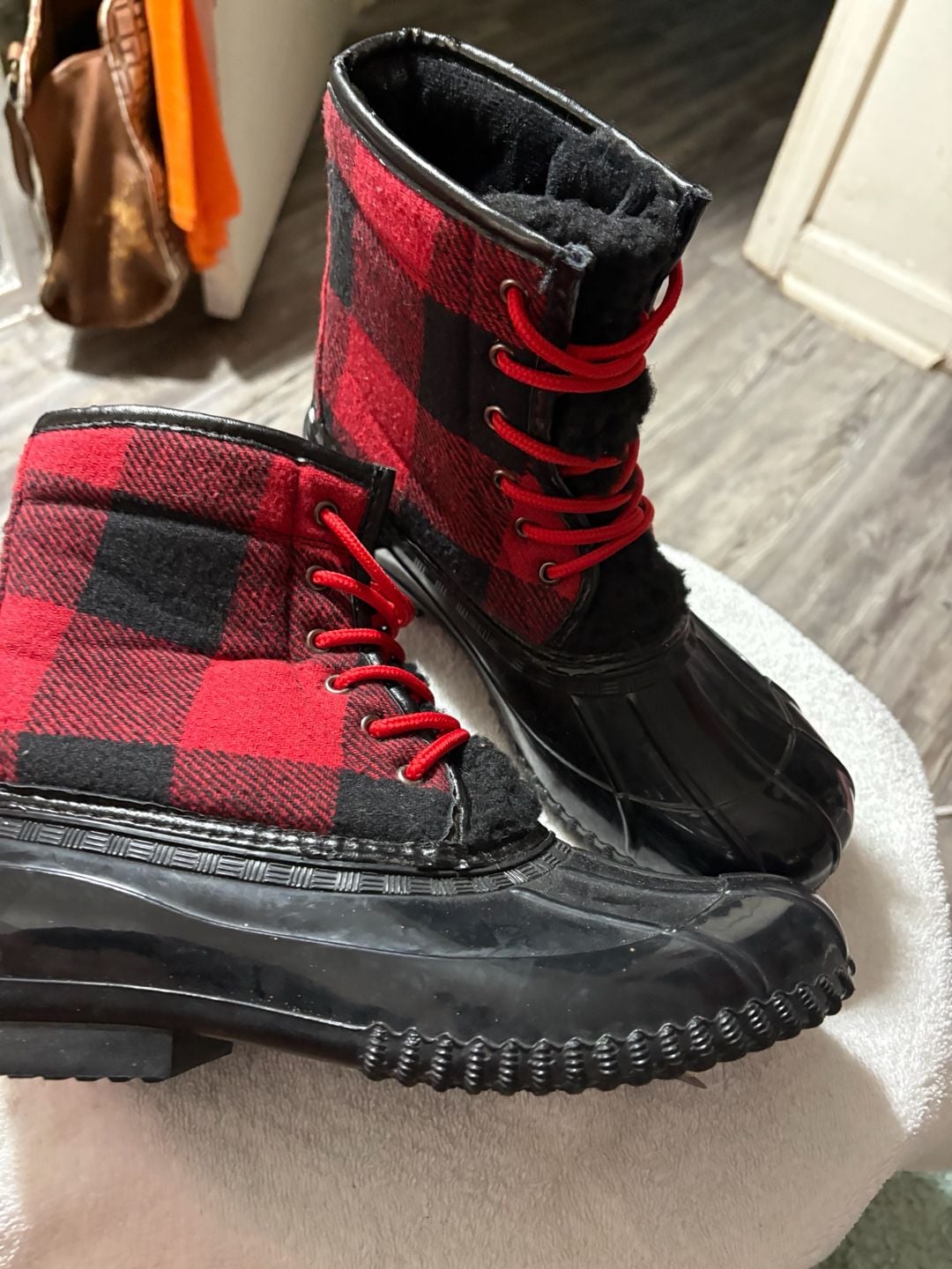 Sugar SGR-Skipper Size 6M Red Black Buffalo Plaid Duck Boots 3