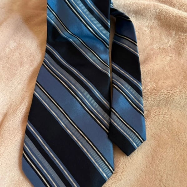 CM Gold Series Blue Striped Necktie Size Extra Long
