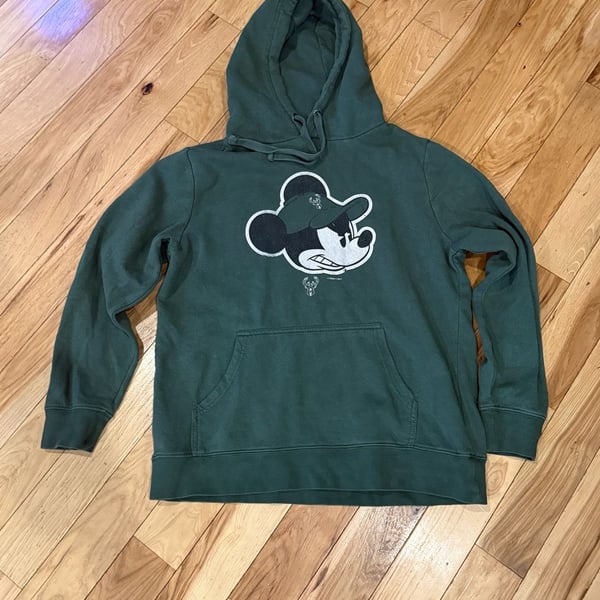 Disney Mickey Mouse Milwaukee Bucks Rare Fanatics Youth L Green Game Face Hoodie