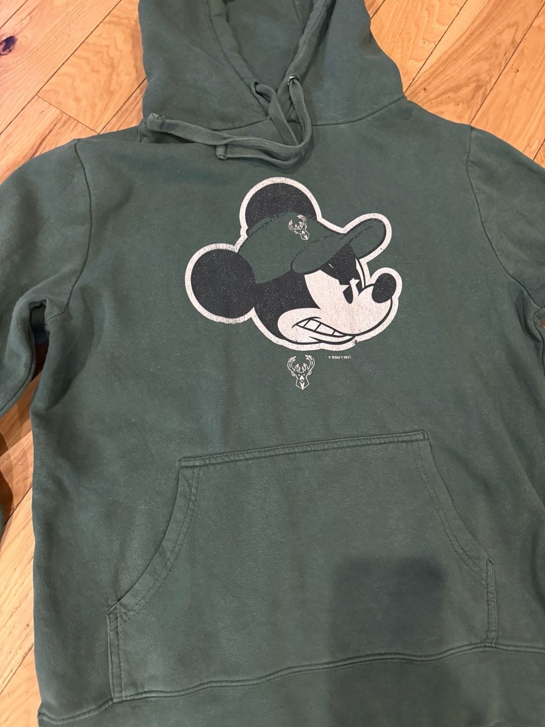 Disney Mickey Mouse Milwaukee Bucks Rare Fanatics Youth L Green Game Face Hoodie 2