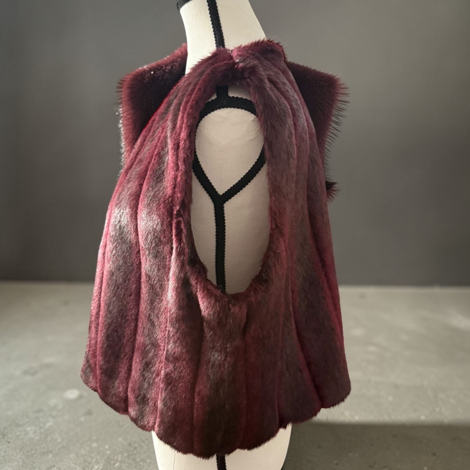 Faux Fur Vest Size M Burgundy Open Front Sleeveless Jacket 3