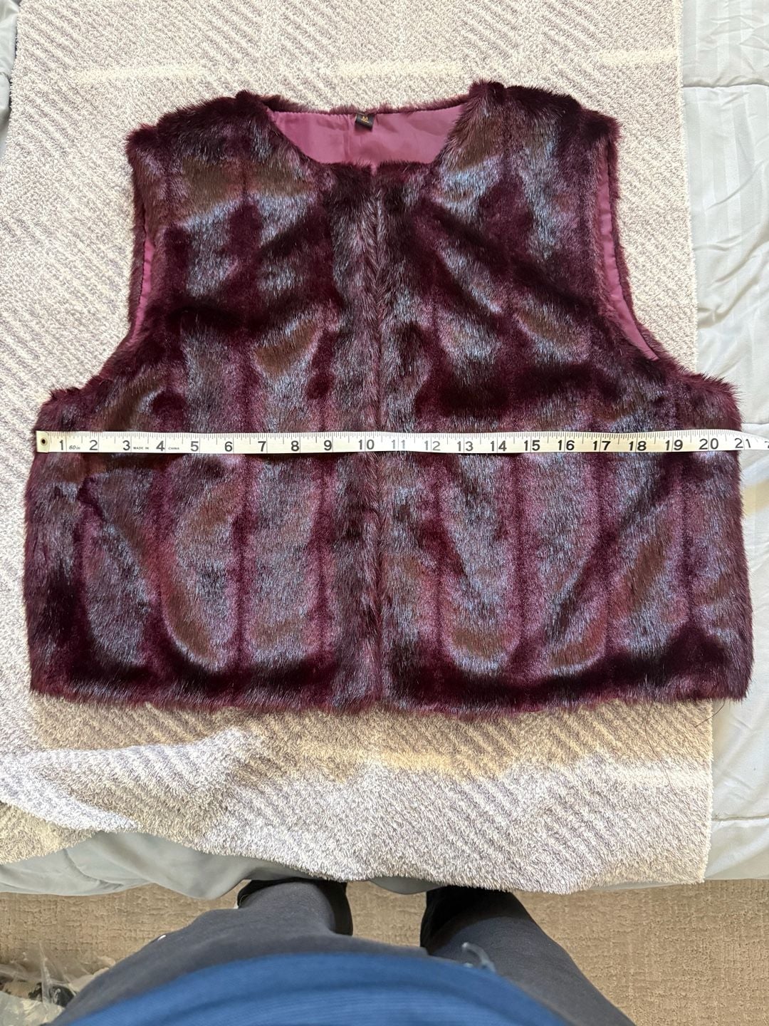 Faux Fur Vest Size M Burgundy Open Front Sleeveless Jacket 16