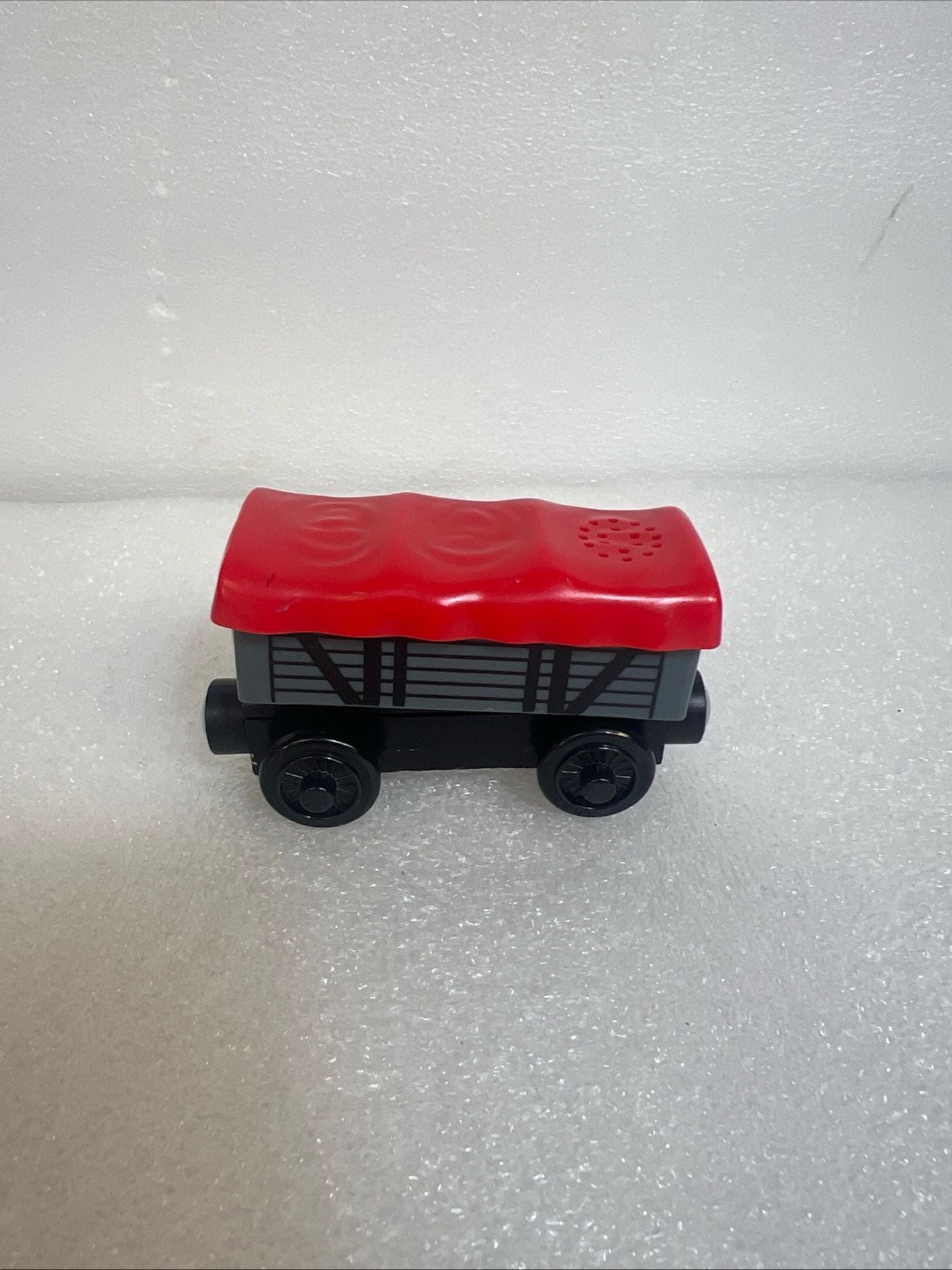 Thomas & Friends Wooden Railway Giggling Troublesome Truck 1
