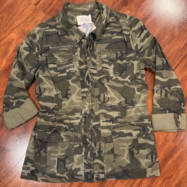 Ashley 26 International Camo Jacket Size M Utility Army Military