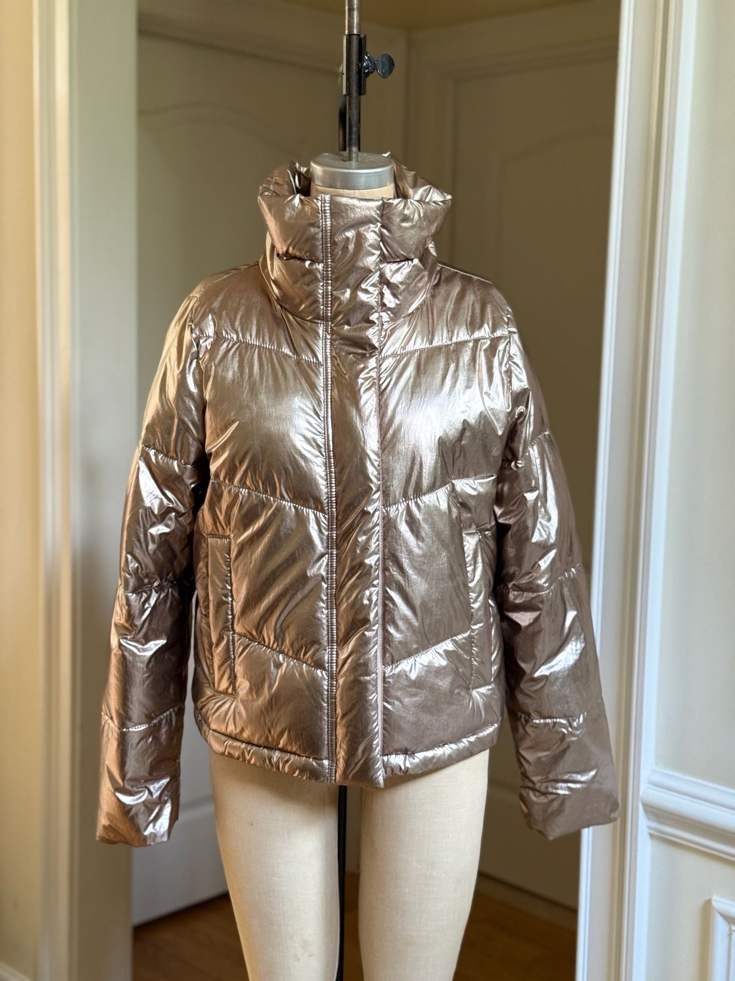 Abercrombie & Fitch The A&F Mini Puffer Size M Gold Metallic Jacket 3