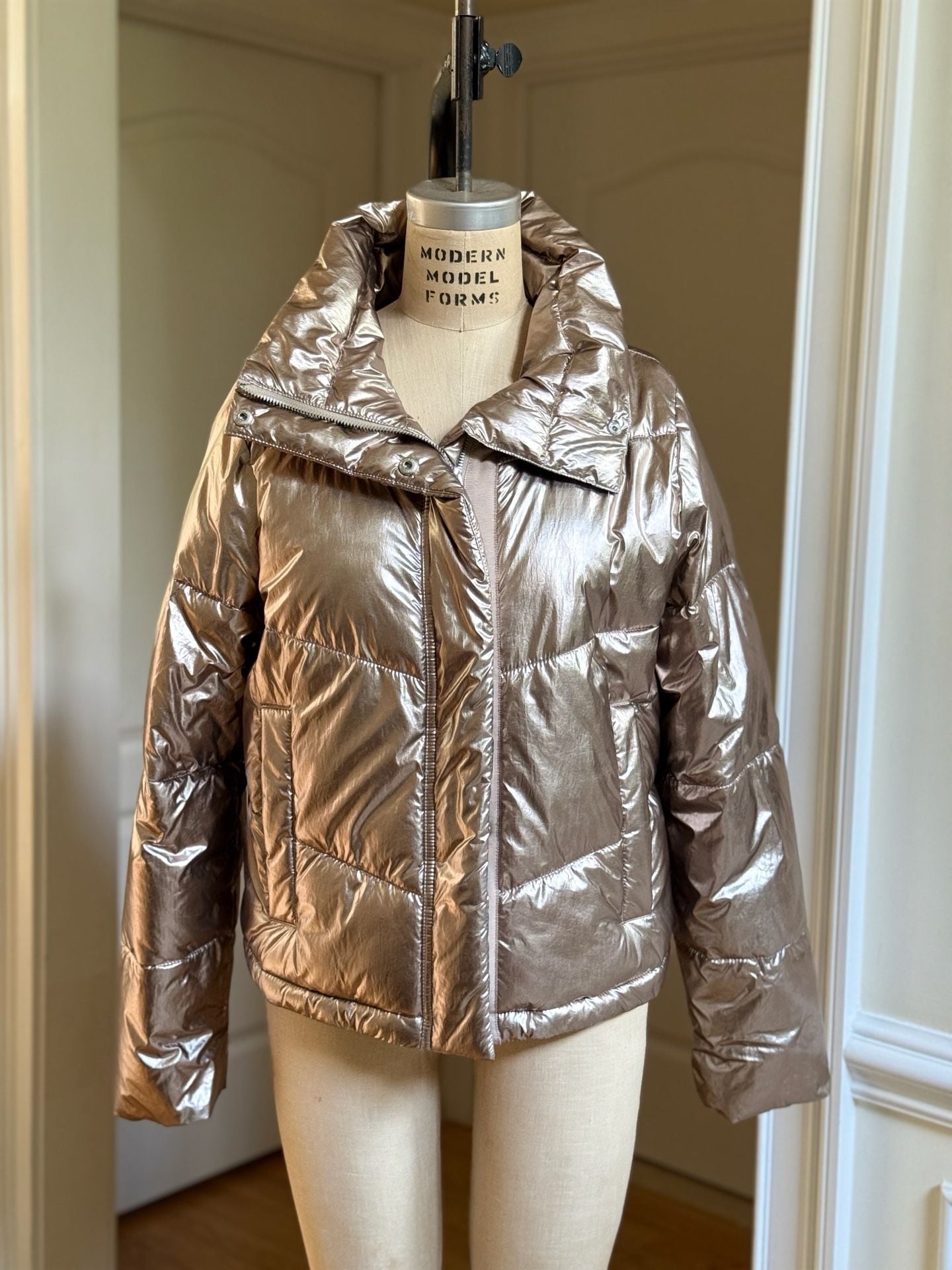 Abercrombie & Fitch The A&F Mini Puffer Size M Gold Metallic Jacket 8