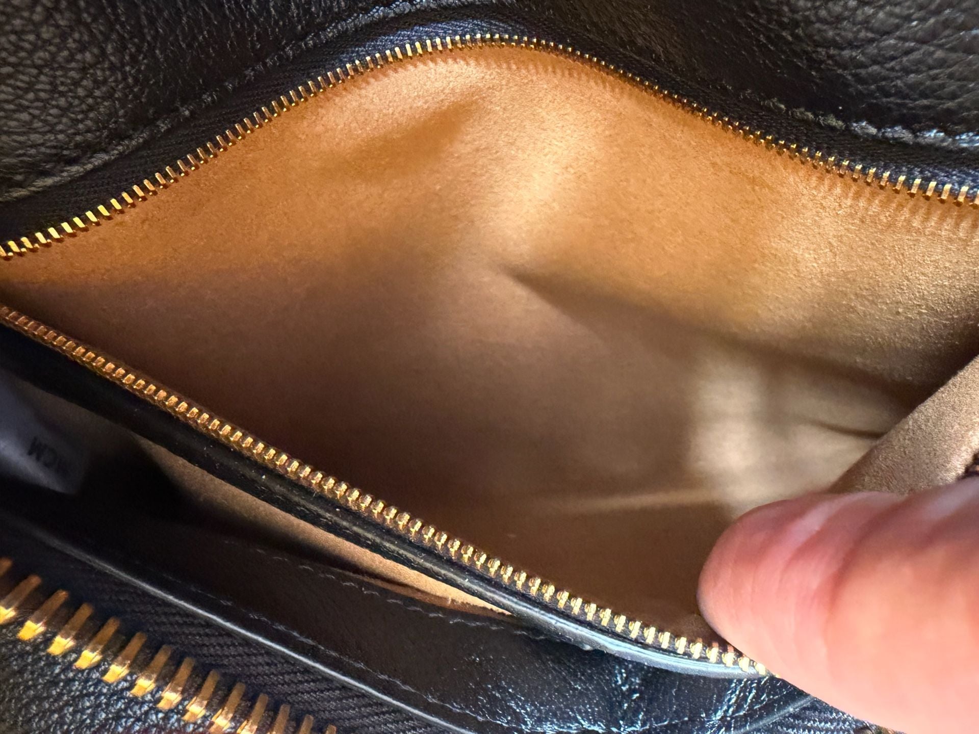 MCM Diamant 3D Small Goatskin Leather Shoulder Bag Black – MSRP $1,480 5
