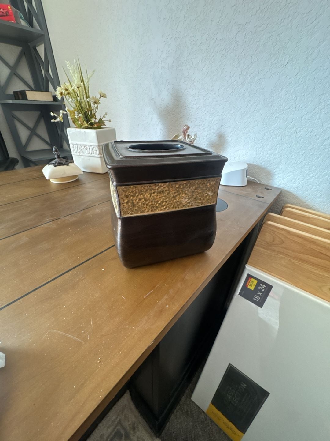 Morillo Brown Square Tissue Box Cover 1