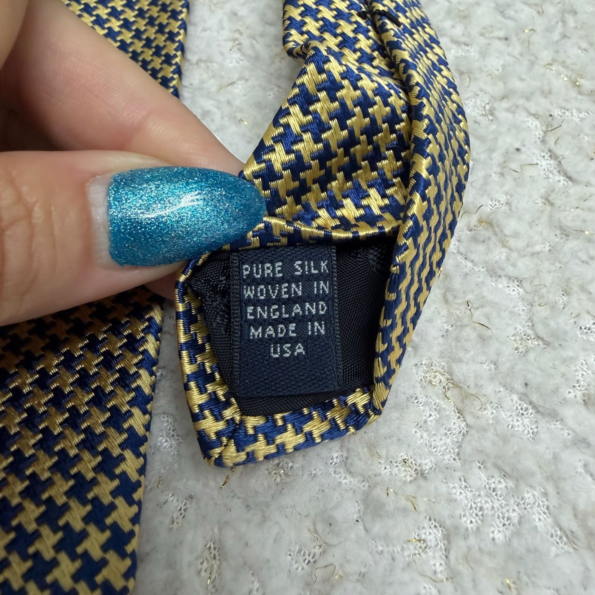 Brooks Brothers Silk Houndstooth Necktie Blue Gold 3