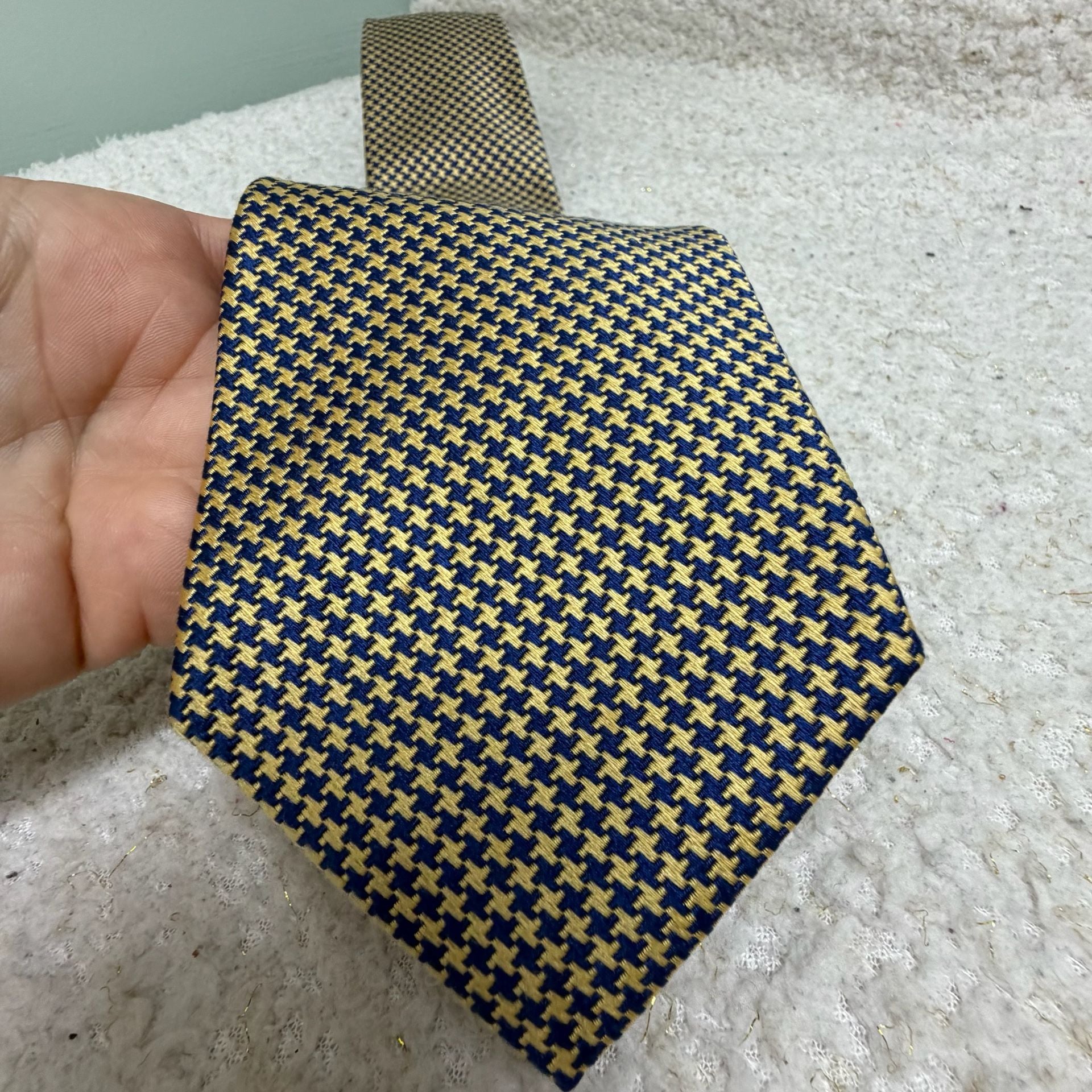 Brooks Brothers Silk Houndstooth Necktie Blue Gold 5