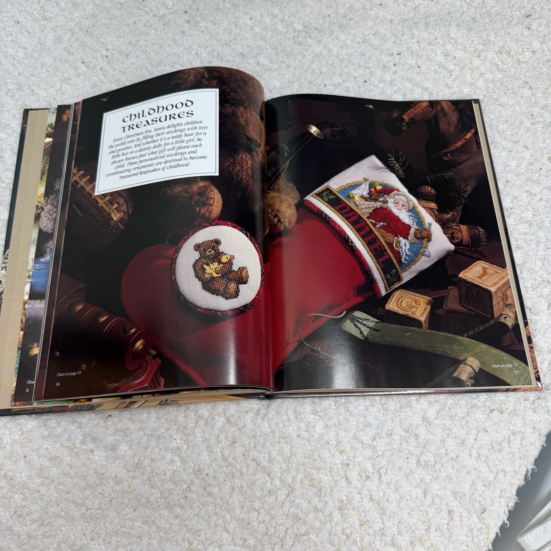 Leisure Arts Down Santa Claus Lane Hardcover Book 7