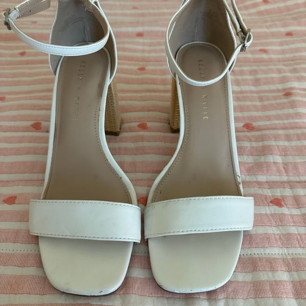 Kelly & Katie Caital Sandal Size 8.5M/38.5 White Ankle Strap Block Heel