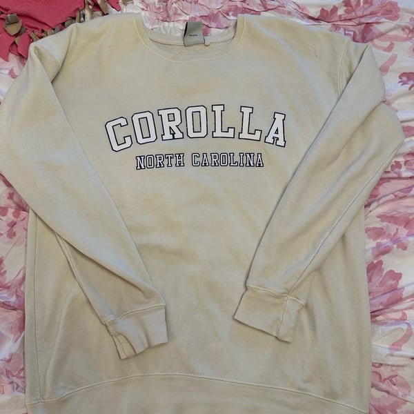 US Vintage Collection Corolla North Carolina Sweatshirt Size M Beige