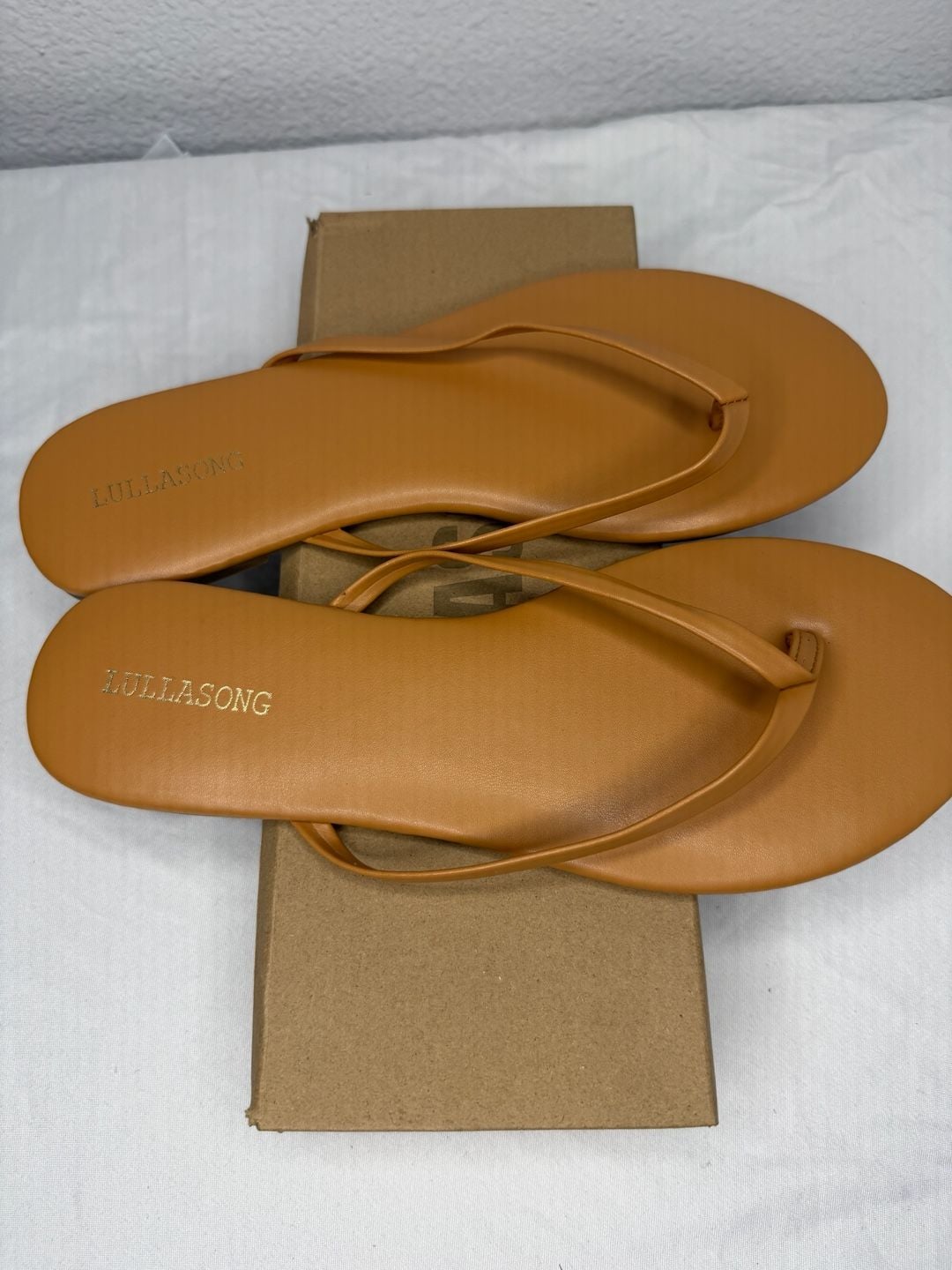 LULLASONG Flip Flops Size 9 Tan Round Toe Beach Sandals 4
