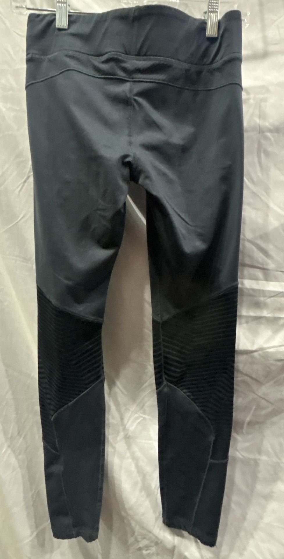 Women’s Under Armour Leggings Gray Black Size M 5