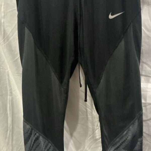 Women’s Nike Dri-FIT Cropped Leggings Black Gray Print Size L