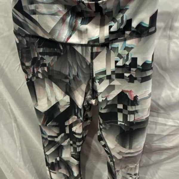 Women’s Nike Dri-FIT Power Legend Geometric Leggings Size M
