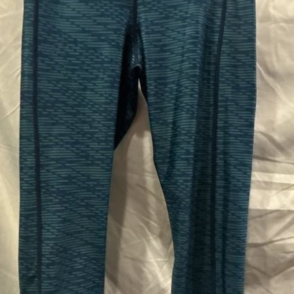 Under Armour Capri Leggings Blue Patterned Activewear Size M