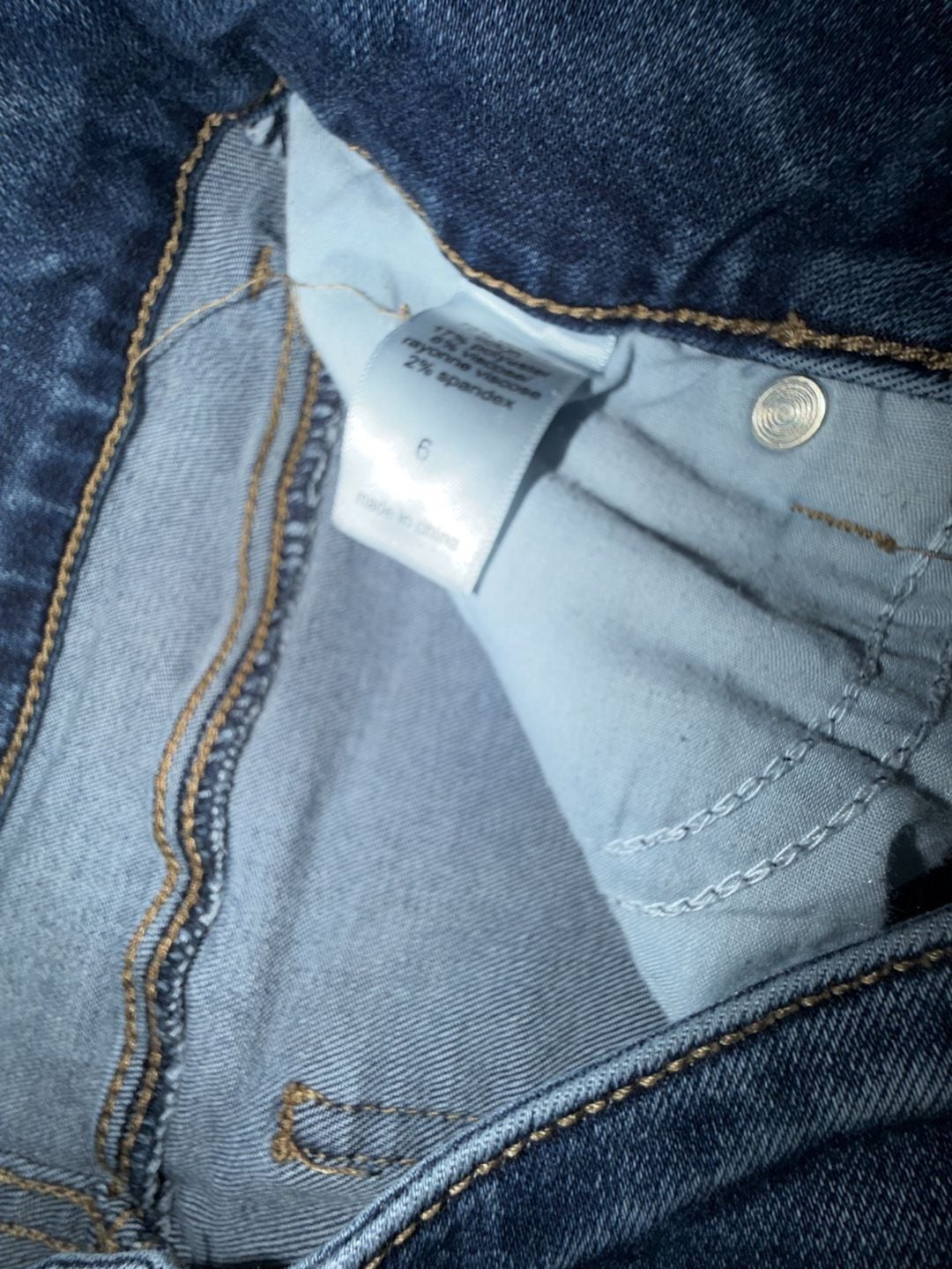 maurices Distressed Cuffed Jeans Size 6 Blue Denim Boyfriend Cropped 4