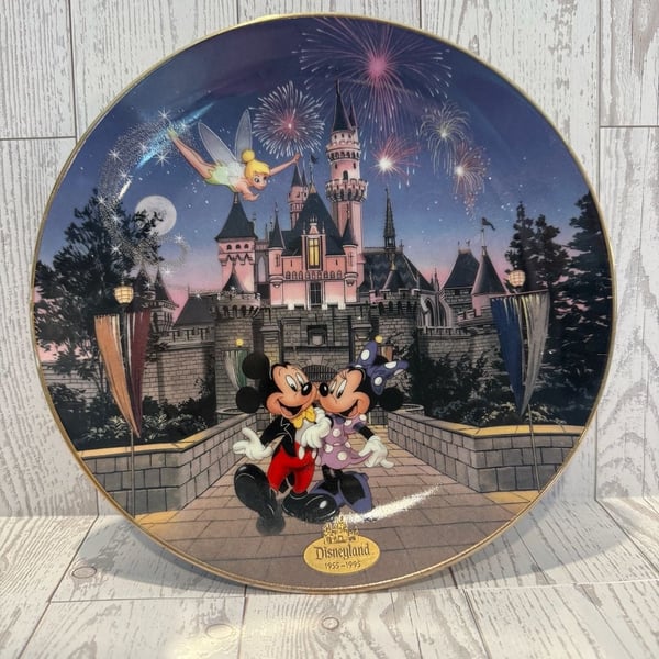 Bradford Exchange Disneyland 40th Anniversary Sleeping Beauty Castle Plate