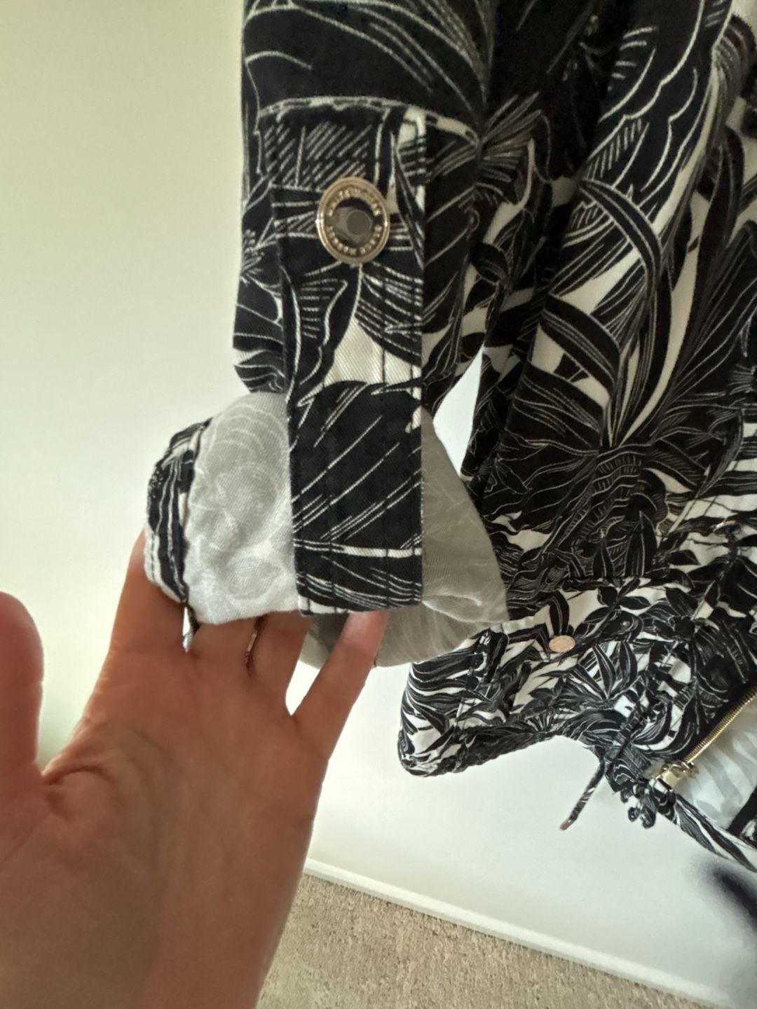 White House Black Market Utility Jacket Size XS Black White Tropical 6