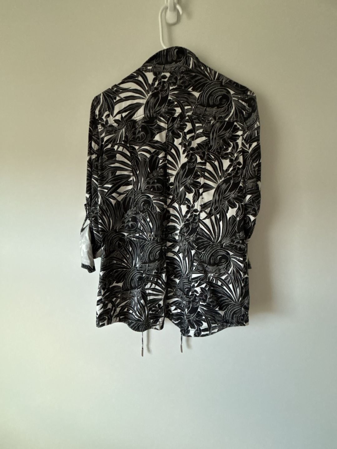 White House Black Market Utility Jacket Size XS Black White Tropical 7
