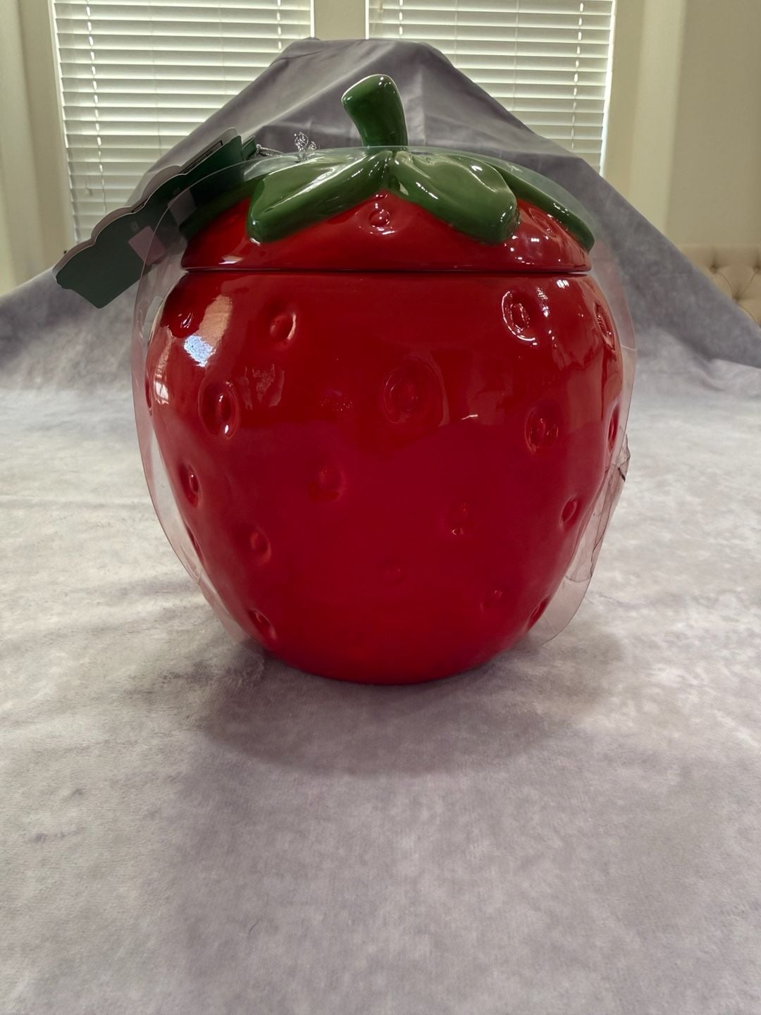 Tate's Bake Shop Creative Crate Ceramic Strawberry Cookie Jar Red 2