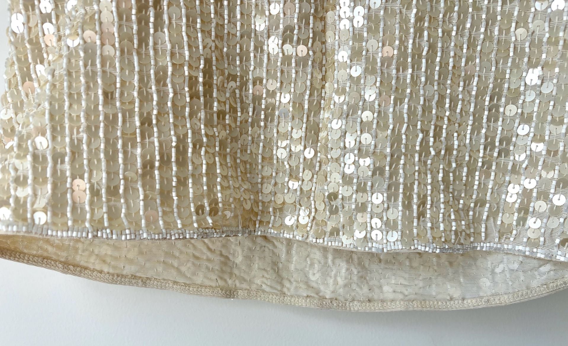 Vintage 1990s Mondi Sequin Beaded Short Sleeve Cropped Top Size SM Gold Zip Neck 8