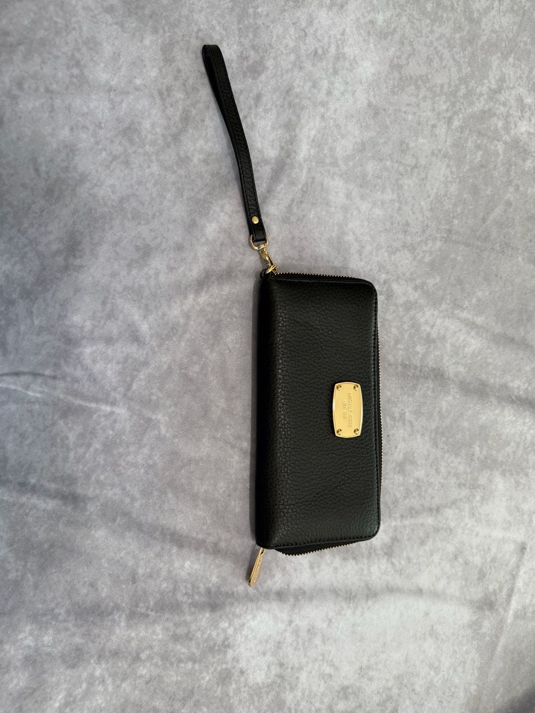 Michael Kors Jet Set Continental Wallet Black Pebbled Leather Gold Logo Zip 6