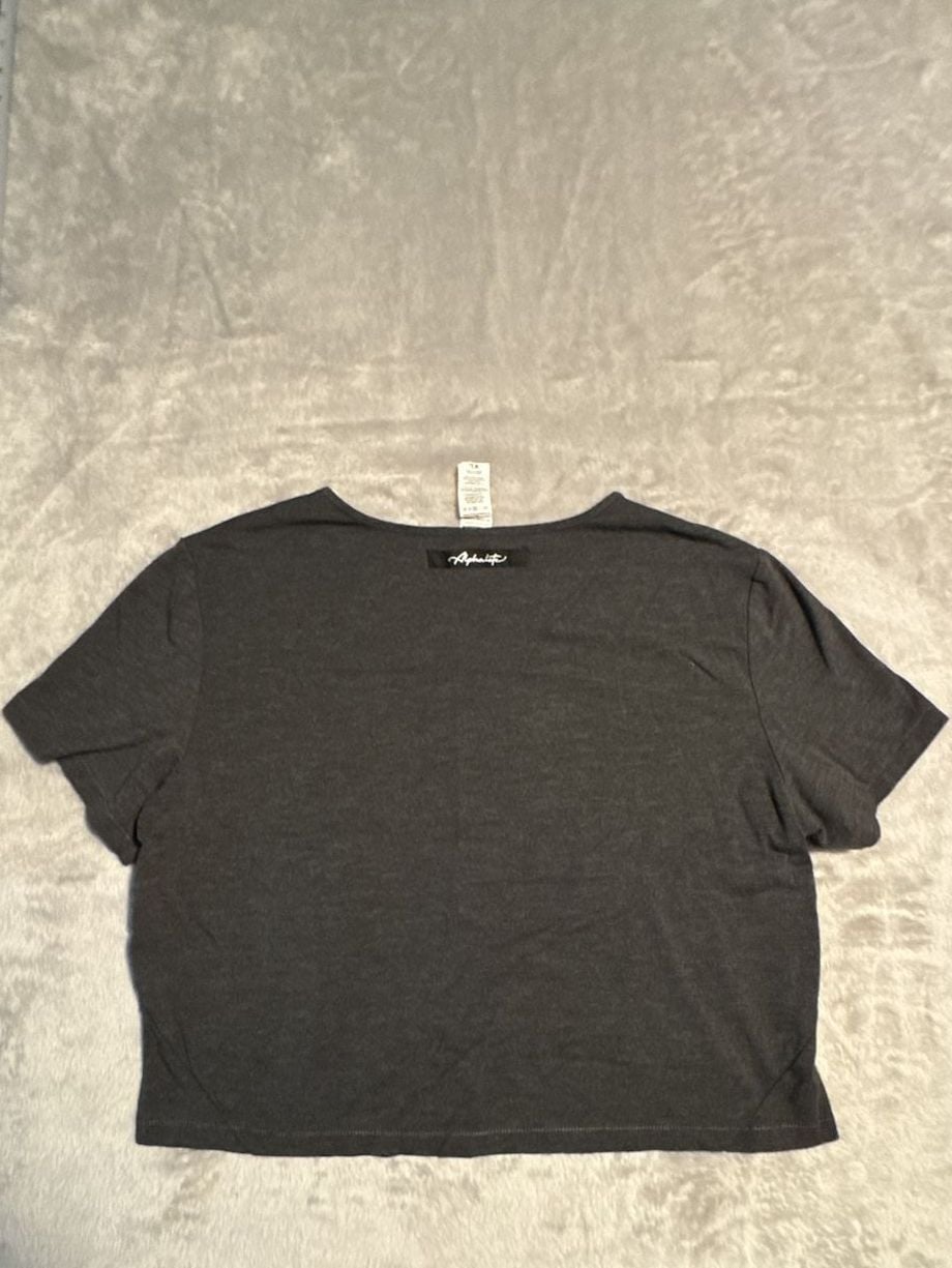Alphalete Crop Top woman’s Size XL Dark Gray Short Sleeve Athletic Shirt 4