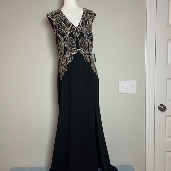 NWT Adrianna Papell Beaded Crepe Long Dress Size 10 Black