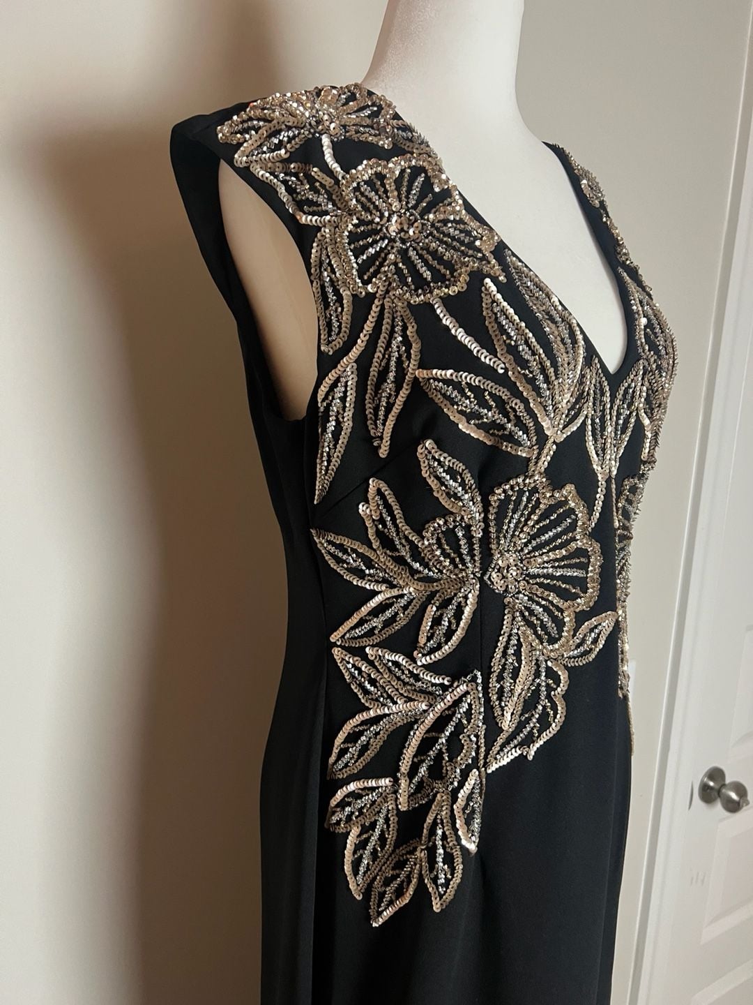 NWT Adrianna Papell Beaded Crepe Long Dress Size 10 Black 3