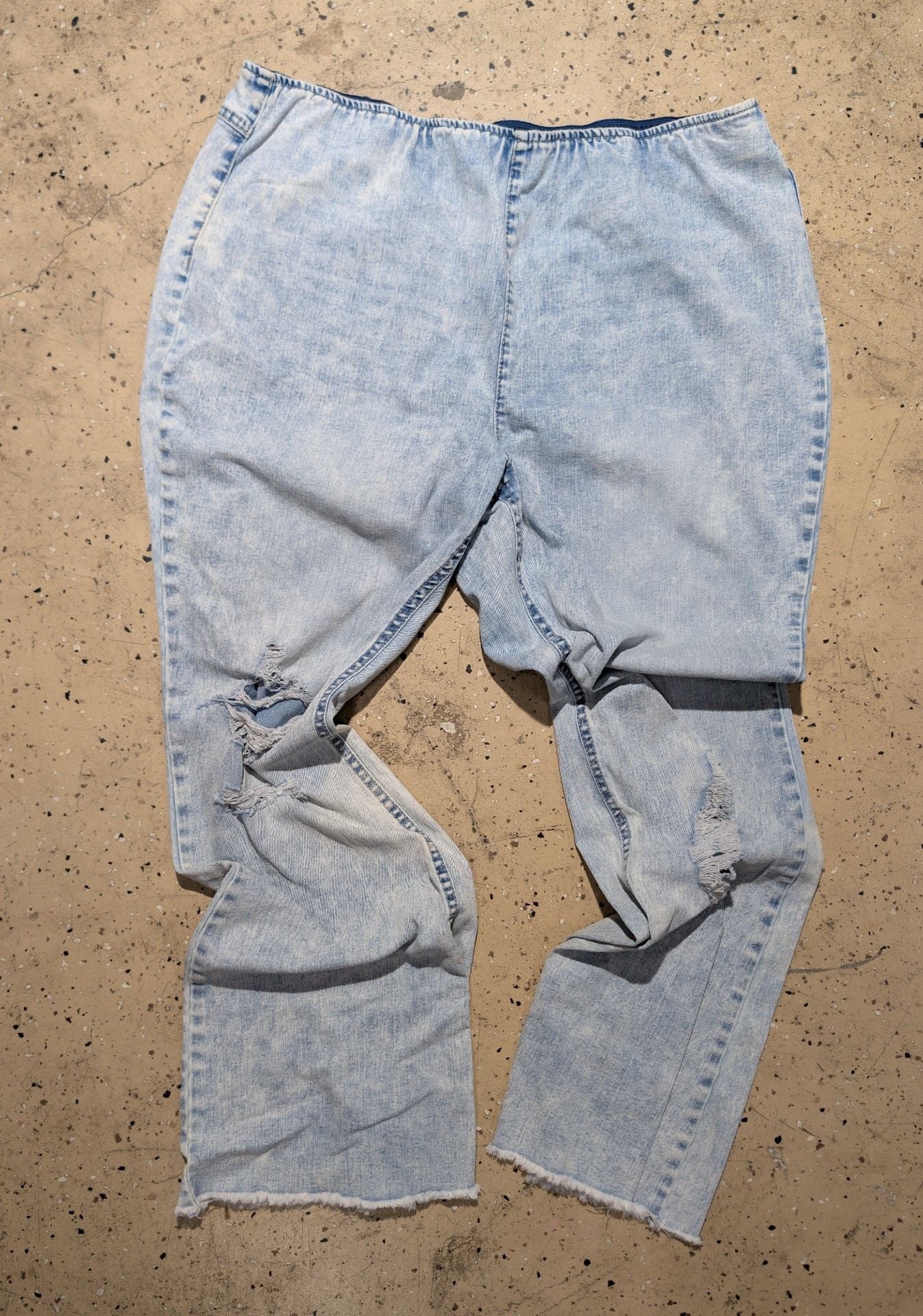 Tinseltown Jeans Size 20W Acid Wash Distressed Raw Hem 2