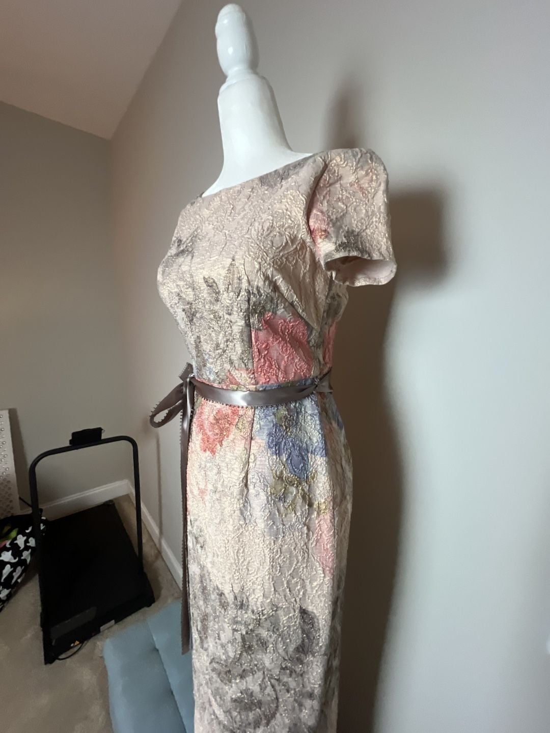 Adrianna Papell Column Gown Size 2 Floral Matelasse 4