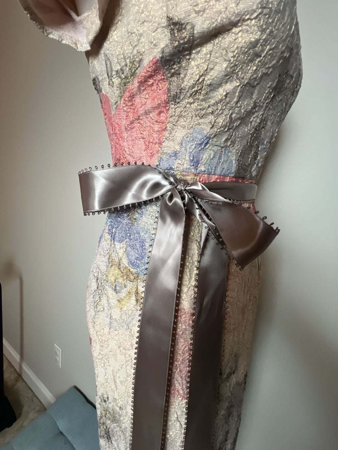 Adrianna Papell Column Gown Size 2 Floral Matelasse 8