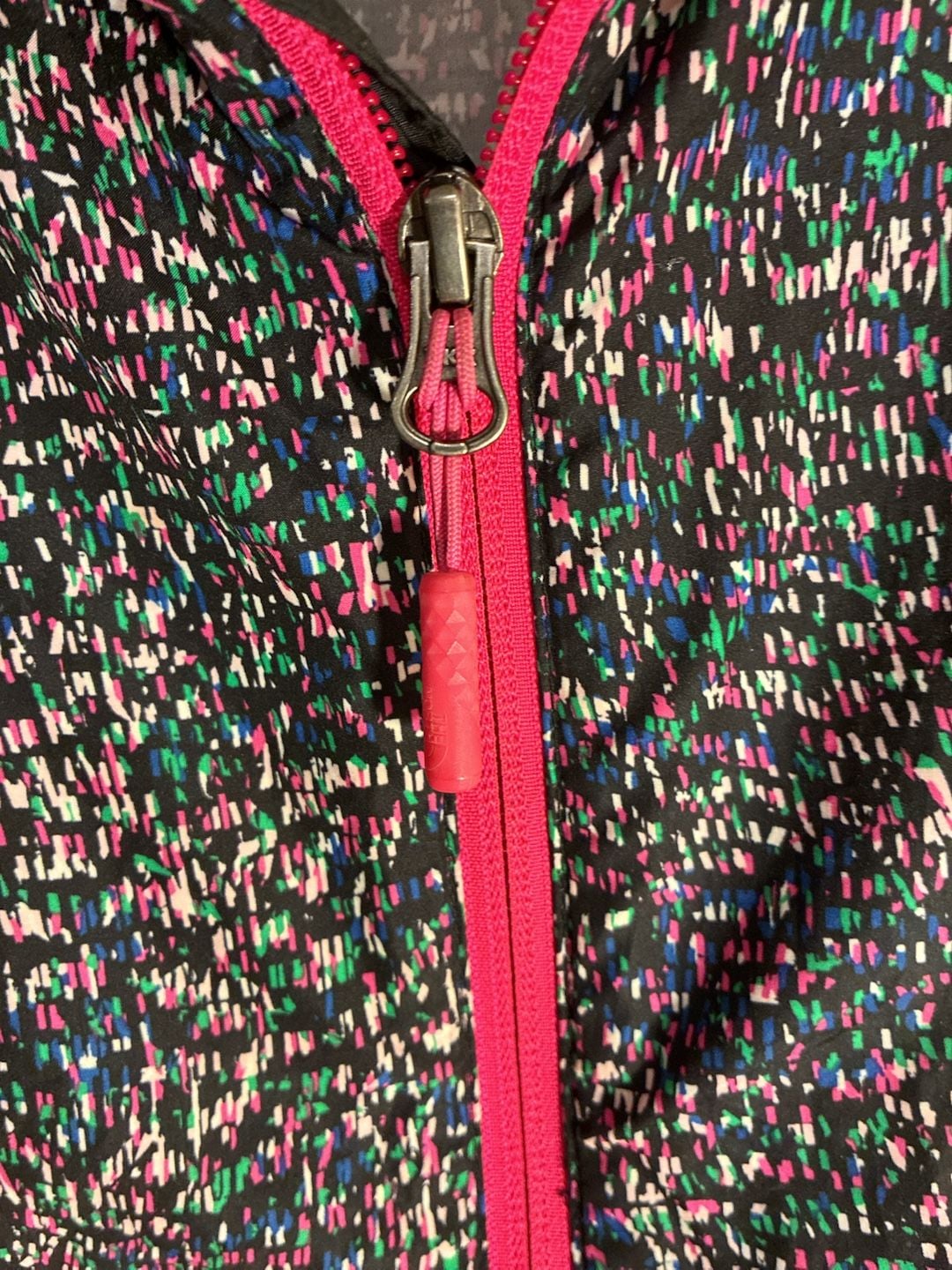 The North Face Womens Raincoat Black Pink Geometric Full Zip Pockets Logo M 10