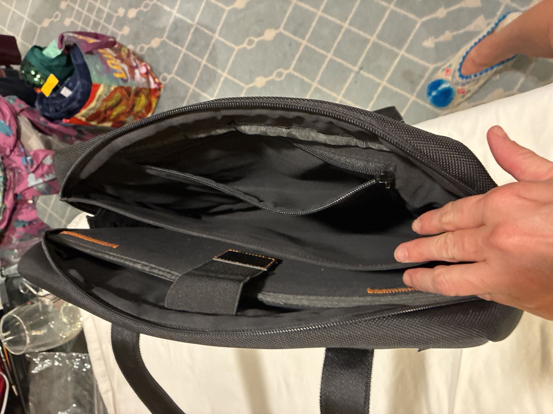 Targus Black Nylon Laptop Tote Bag 5