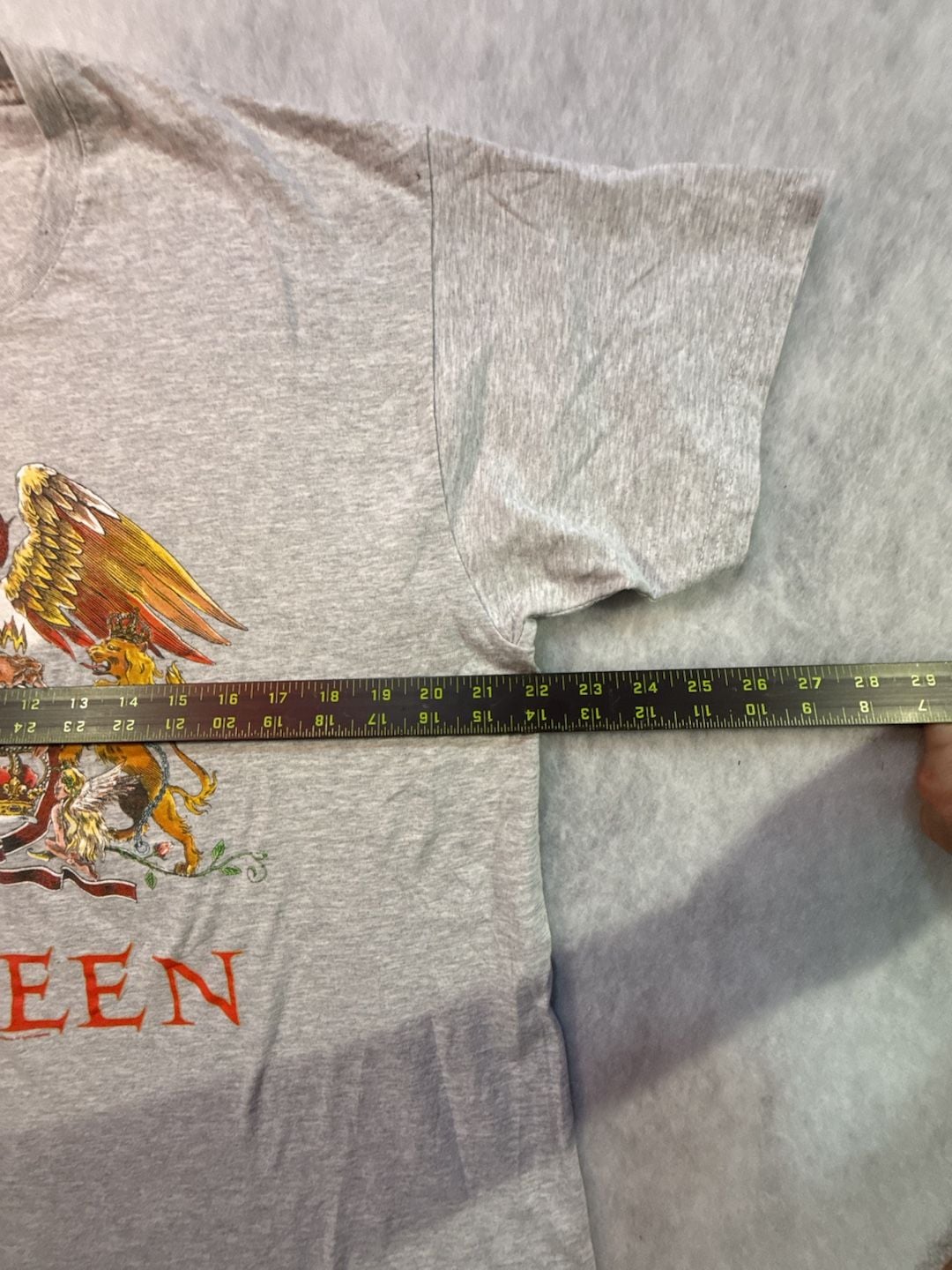 Queen Classic Crest T-Shirt Size XL Grey Official Merch Rock Band 5