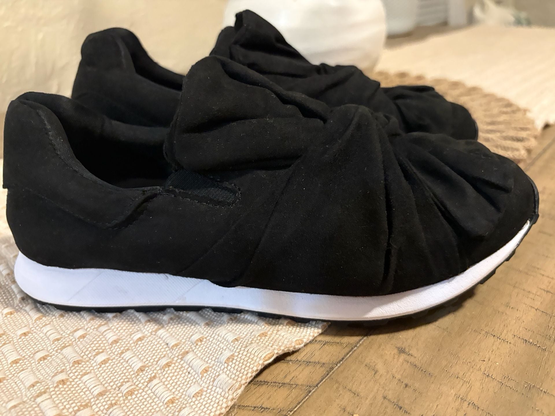 MIA Slip On Sneakers Black Velvet Knot Size 7 4
