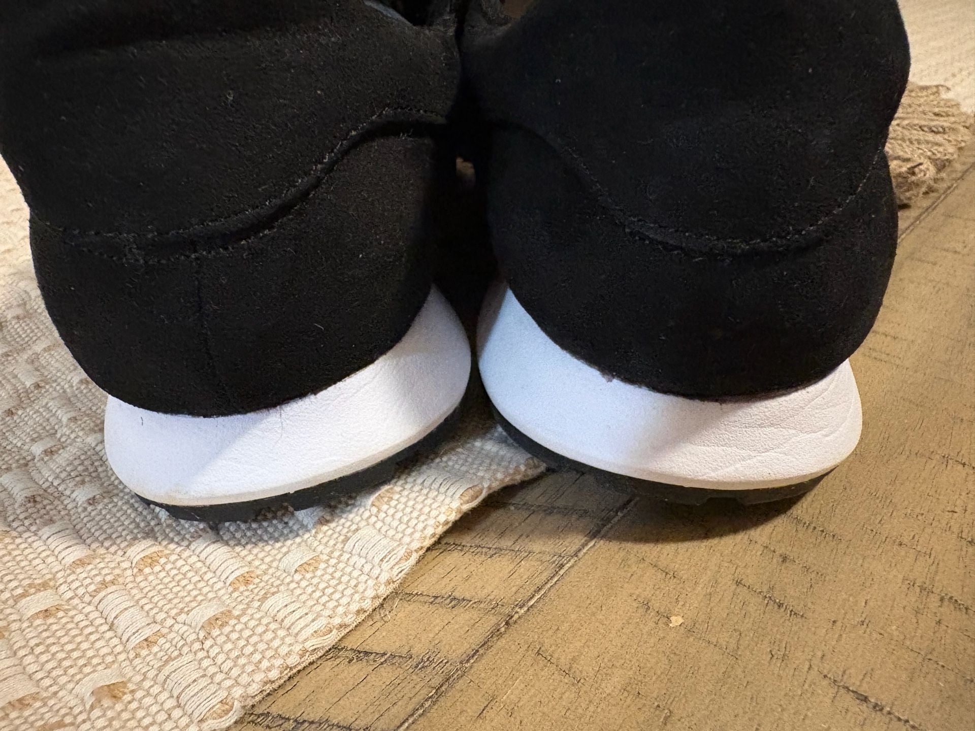 MIA Slip On Sneakers Black Velvet Knot Size 7 5