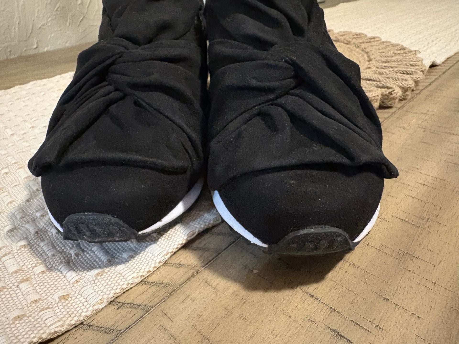 MIA Slip On Sneakers Black Velvet Knot Size 7 11