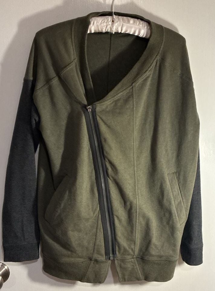 Lululemon Mula Bundle Wrap Jacket Size 4 Green Gray Asymmetrical Moto 2