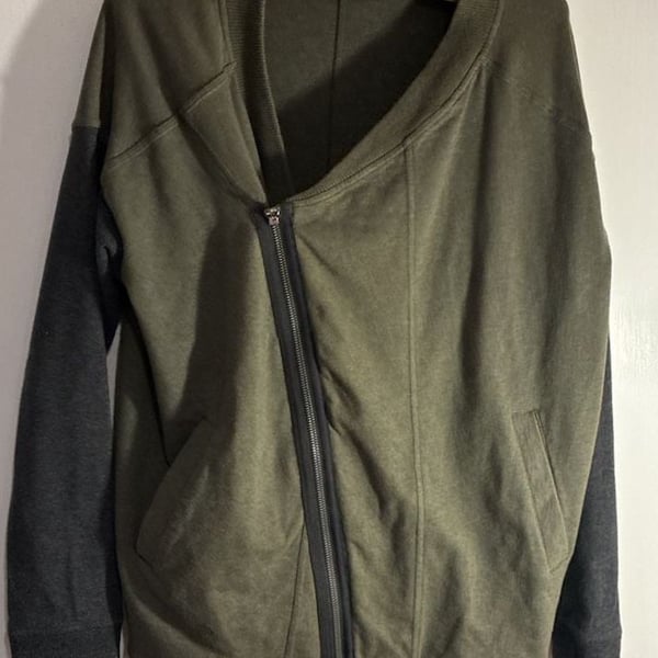 Lululemon Mula Bundle Wrap Jacket Size 4 Green Gray Asymmetrical Moto