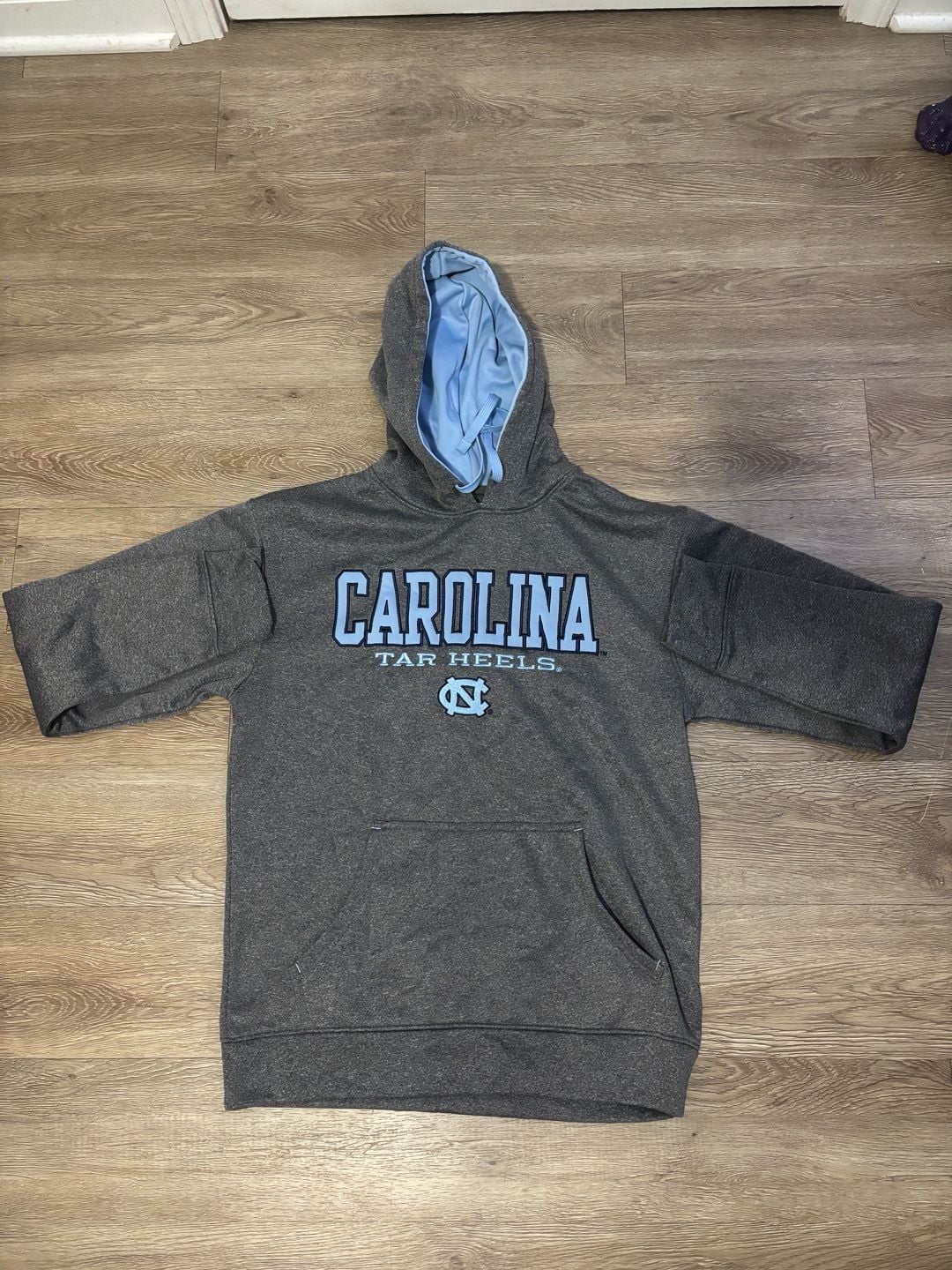 Majestic Section 101 UNC Tar Heels Hoodie Size M Gray Pullover Sweatshirt 2