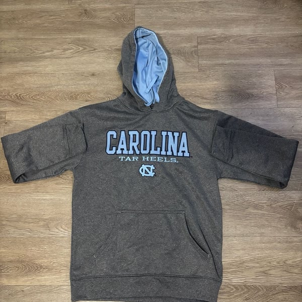 Majestic Section 101 UNC Tar Heels Hoodie Size M Gray Pullover Sweatshirt