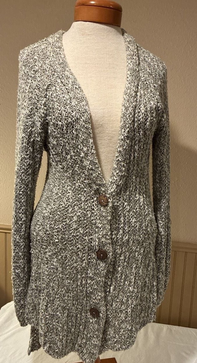 Angel of the North Cardigan Size M Gray Knit V-Neck Button Down 2