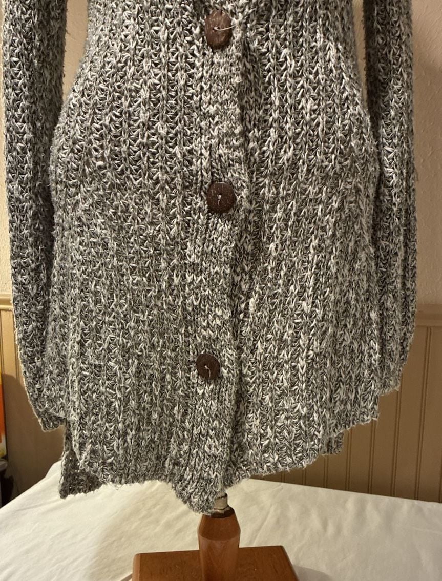 Angel of the North Cardigan Size M Gray Knit V-Neck Button Down 3