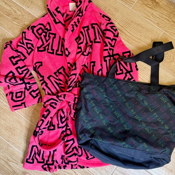 Victoria's Secret Lot Pink Robe M/L Pink Logo Sleepwear and Bag. 