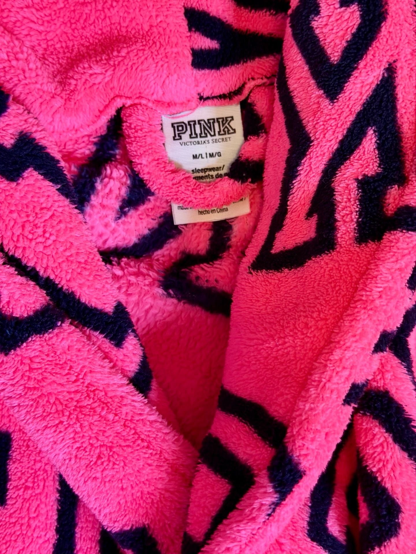 Victoria's Secret Lot Pink Robe M/L Pink Logo Sleepwear and Bag. 2