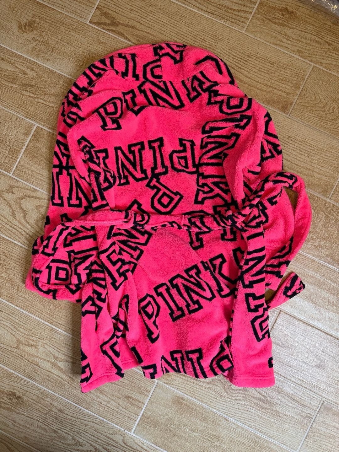 Victoria's Secret Lot Pink Robe M/L Pink Logo Sleepwear and Bag. 4